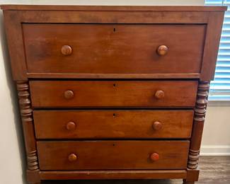 Antique 4-Drawer Chest of Drawers
Solid wood construction with turned legs and original wooden knobs. Warm natural finish with age-appropriate wear and patina, adding to its farmhouse character. A classic antique storage piece perfect for bedroom, entryway, or rustic décor.