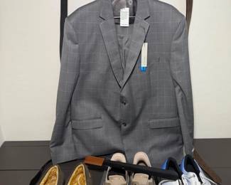146 PerryEllisSuitBeltsSkechersNWTGolfSlippers