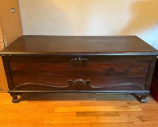6 LargeVintageCedarBlanketChest