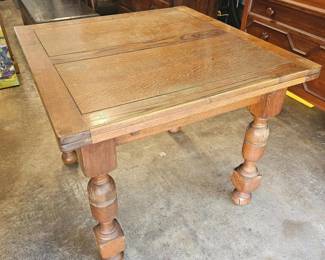 29 Early20thCenturyEnglishOakDrawLeafTable