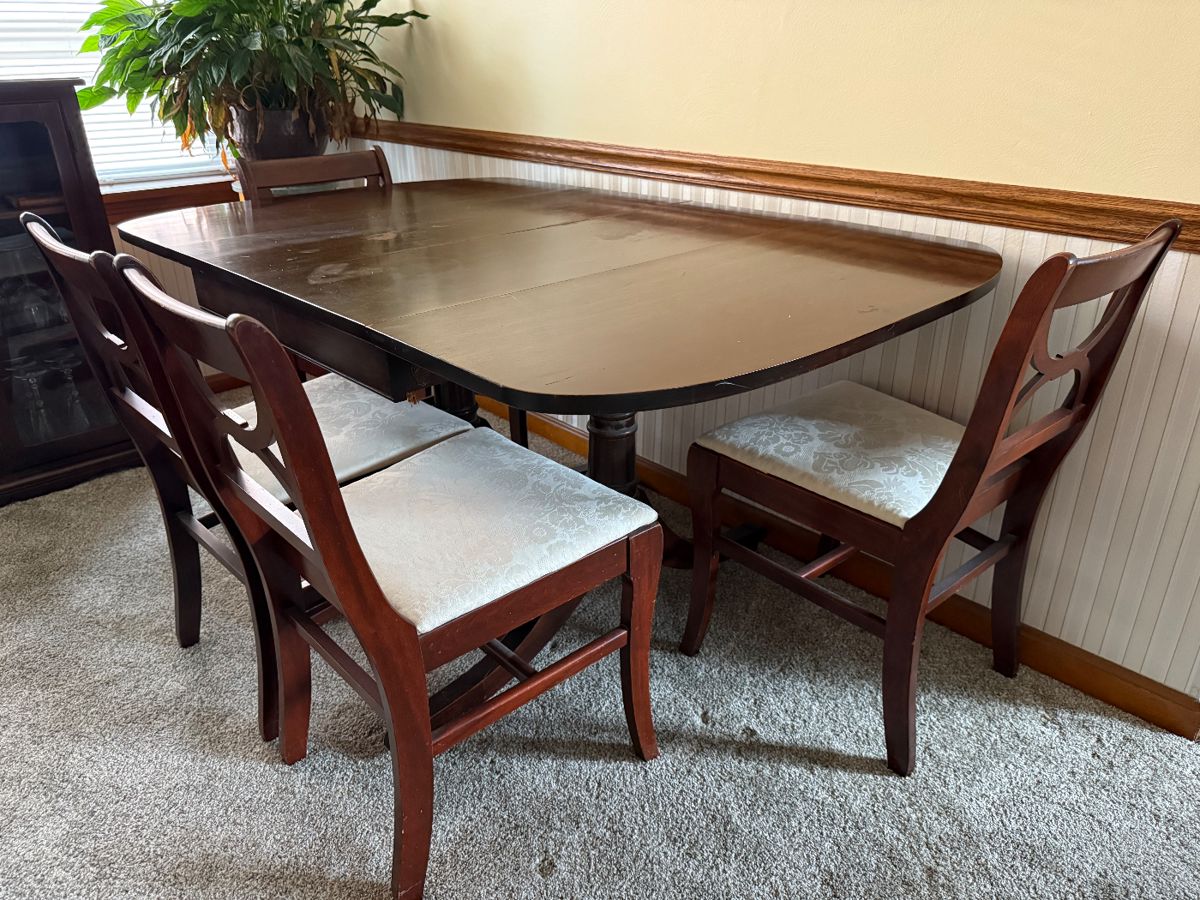 Duncan Phyfe Style Table Set
