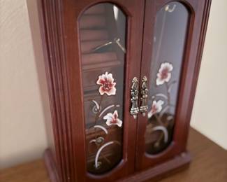 Small jewelry chest 