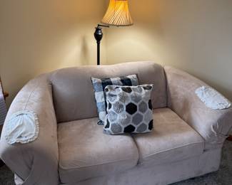 Loveseat 