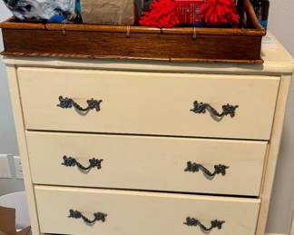 Chest of drawers.