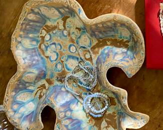 Fleur-de-lis pottery dish