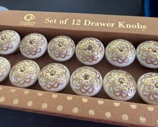 Decorative drawer pulls