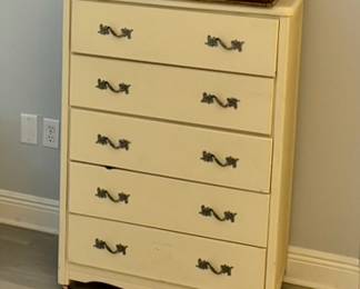 Chest of drawers