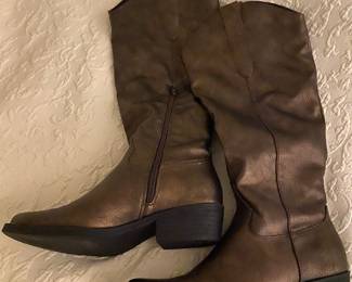 Women’s leather boots
