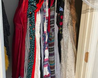 lots of women's dresses - sizes 6-12