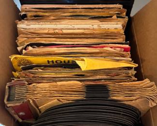 CRATE DIGGER'S PARADISE! These were my grandparent's records. Lots of 40s stuff in here. 78s & 7"s.
