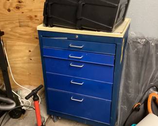 Tool chest