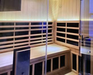 Jacuzzi infrared sauna. Like NEW condition 