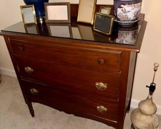 Very finely made chest of drawers for bedroom or office 