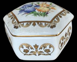 Vintage Heritage House Porcelain Music Box