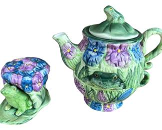 Vintage Silvestri Nesting Teapot Set