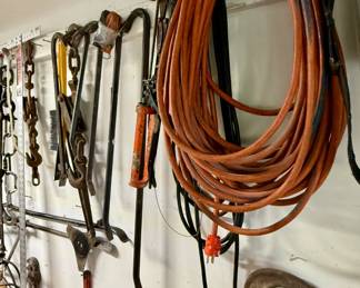 Electric cords and crowbars