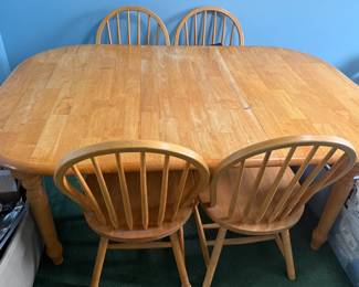 Oak kitchen table and 4 chairs