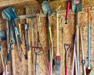 Lawn hand tools