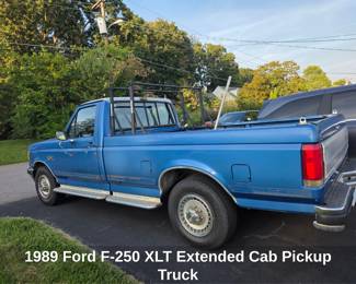 1989 Ford F-250 XLT Extended Cab Pickup Truck