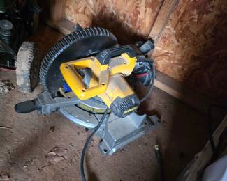 DeWalt Compound Miter Saw