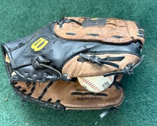 Wilson baseball mitt