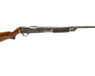 926  Stevens 820 12ga Pump Action Shotgun 