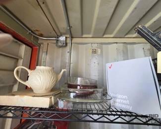 4000  Dishware  Verizon Internet Getaway 