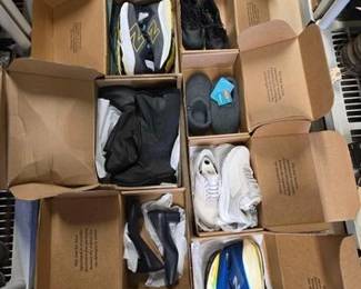 7054  NEW 9 Pairs Of Shoes 