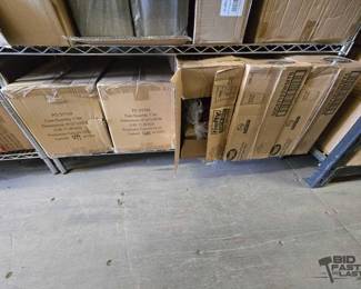 4052  NEW Plastic Dinnerware  Plastic Cups 