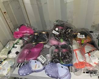 4500  New 14 Pairs Of Shoes 