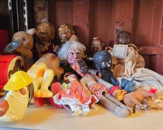 6016  11 Dolls, Figures  Toys 
