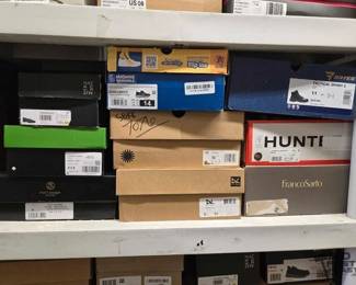 7076  NEW 9 Pairs Of Shoes 