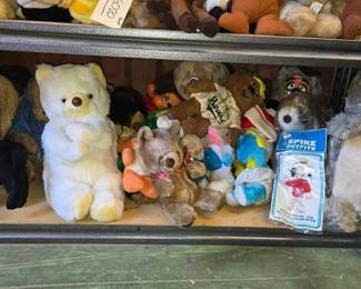 6022  Over 20 Vintage Dolls 