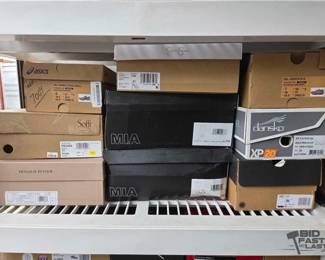 7004  NEW 9 Pairs Of Shoes 