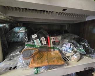 4086  New Purse Wallet, Gloves, Boxer Briefs, Bra  More 