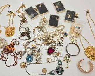 1008 Costume Jewelry
