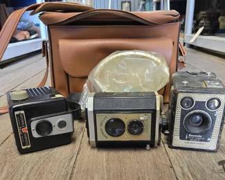7541  Cameras, Camera Bag and Light 
