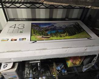 5066  NEW Hitachi 43 LED TV 