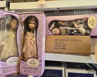7562  Porcelain Dolls 