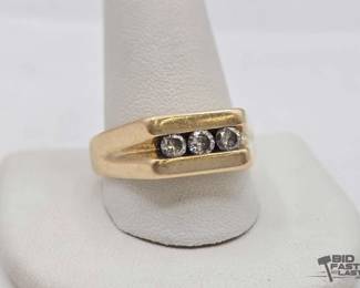 702  14k Gold Ring with 3 Diamonds, 7.6g 