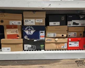 7078  NEW 12 Pairs Of Shoes 