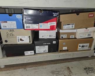7106  NEW 10 Pairs Of Shoes 