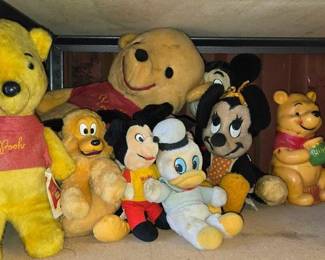 6012  9 Disney Dolls 