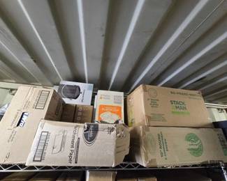 4044  New Plastic Utilities, Foil, Parchment Paper, Containers  Compost Pail 
