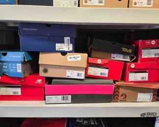 7024  NEW 10 Pairs Of Shoes 