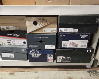 7098  NEW 9 Pairs Of Shoes 