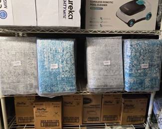 4076  NEW Rugs 