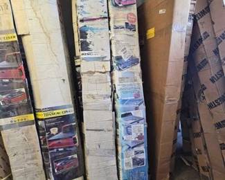 4578 5 Boxes Of Tonneau Covers
