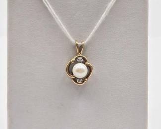 802  10k Gold Diamond  Pearl Pendant, 1.7g 
