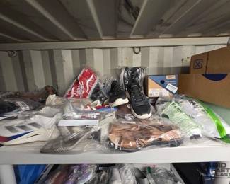 4520  New 13 Pairs Of Shoes 